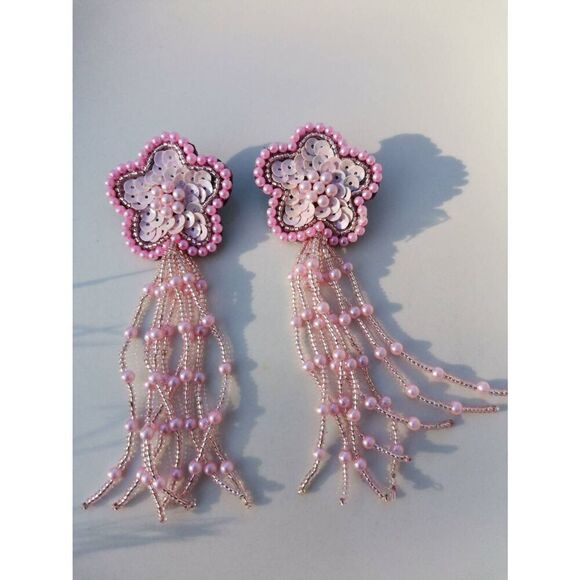 Baby Pink Vintage Flower Runway Crystal Applique Beaded Fringe Clip-On Earrings - Picture 4 of 4